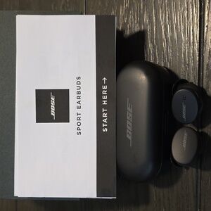 Bose Sport Earbuds in Sleek Black